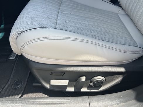 Used 2023 Genesis G70 3.3T w/ Sport Advanced Package RWD image 27