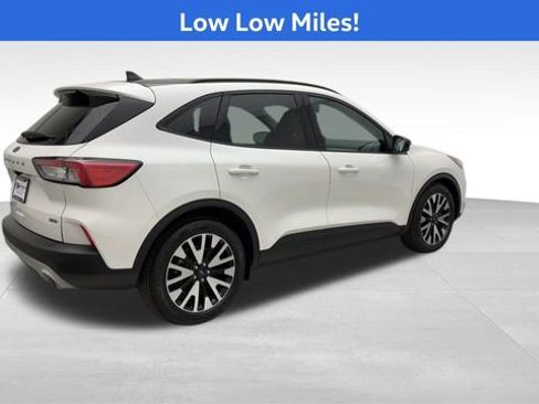 Used 2020 Ford Escape SE Sport image 2