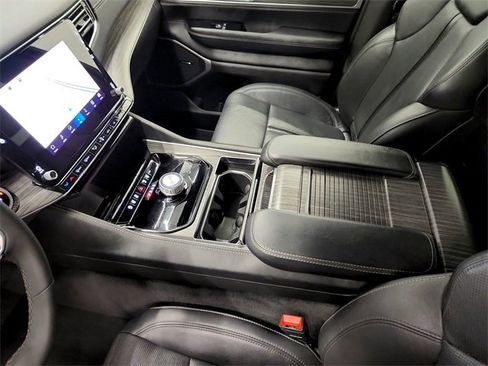 Used 2024 Jeep Wagoneer L Series II w/ Flexible Seating Group image 21