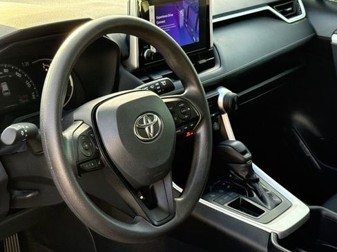 Used 2024 Toyota RAV4 LE FWD image 17