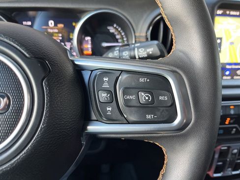 Used 2023 Jeep Wrangler Unlimited Sahara image 31