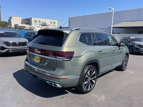 Certified 2026 Volkswagen Atlas SEL Premium R-Line AWD/4WD image 3