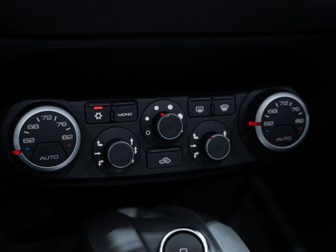 Used 2018 Ferrari California T image 54