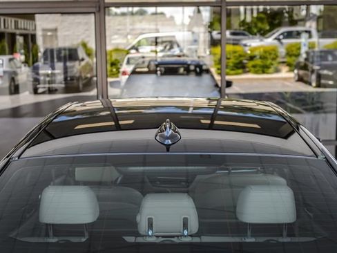Used 2017 BMW 540i RWD image 10