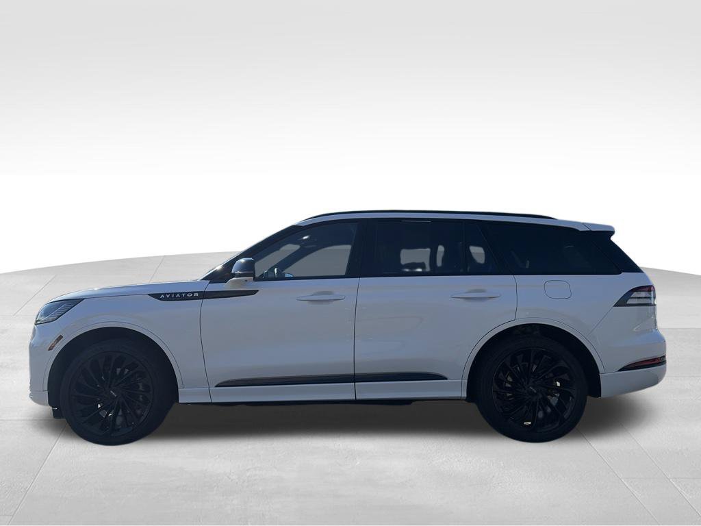 Used 2025 Lincoln Aviator Reserve w/ Jet Appearance Package AWD/4WD image 10