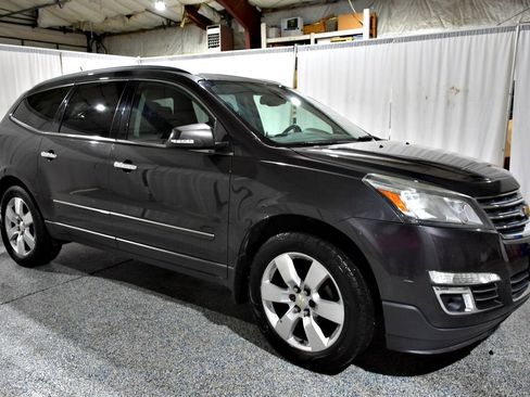 Used 2014 Chevrolet Traverse LTZ FWD image 8