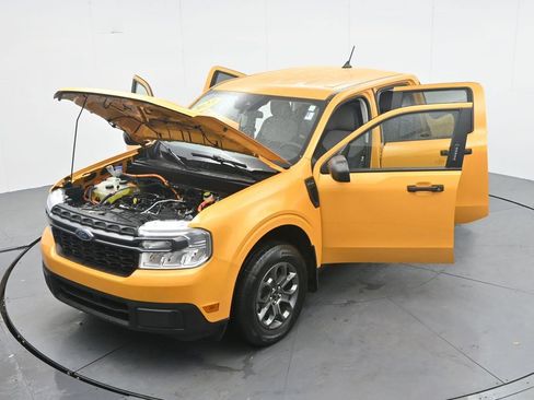 Used 2023 Ford Maverick XLT image 31