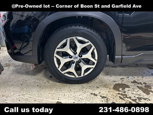 Used 2021 Subaru Forester Premium image 11