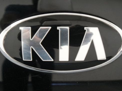 Used 2018 Kia Stinger RWD image 11