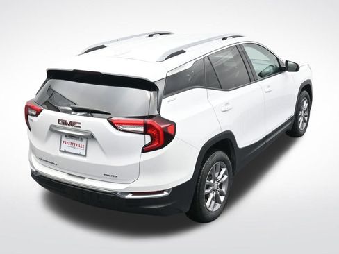 Used 2024 GMC Terrain SLT image 25
