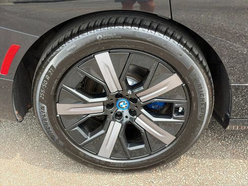 Used 2023 BMW iX xDrive50 w/ Premium Package AWD/4WD image 17