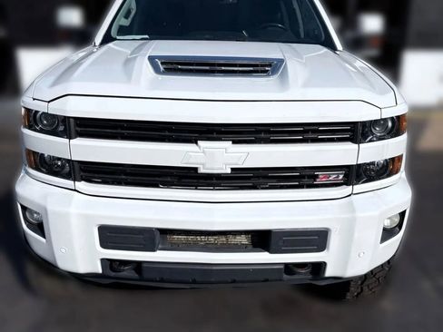 Used 2017 Chevrolet Silverado 2500 LTZ image 9