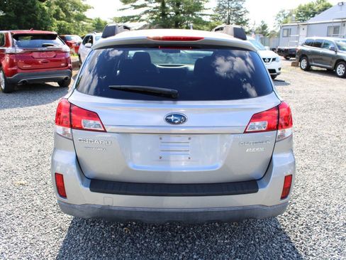Used 2011 Subaru Outback 2.5i Premium w/ All-Weather Pkg AWD/4WD image 8