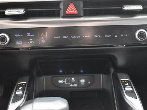 Certified 2025 Kia Sorento S w/ Panoramic Sunroof Package image 20