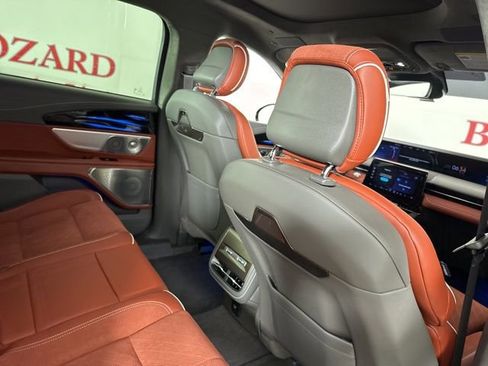 Used 2025 Lincoln Nautilus Black Label image 19