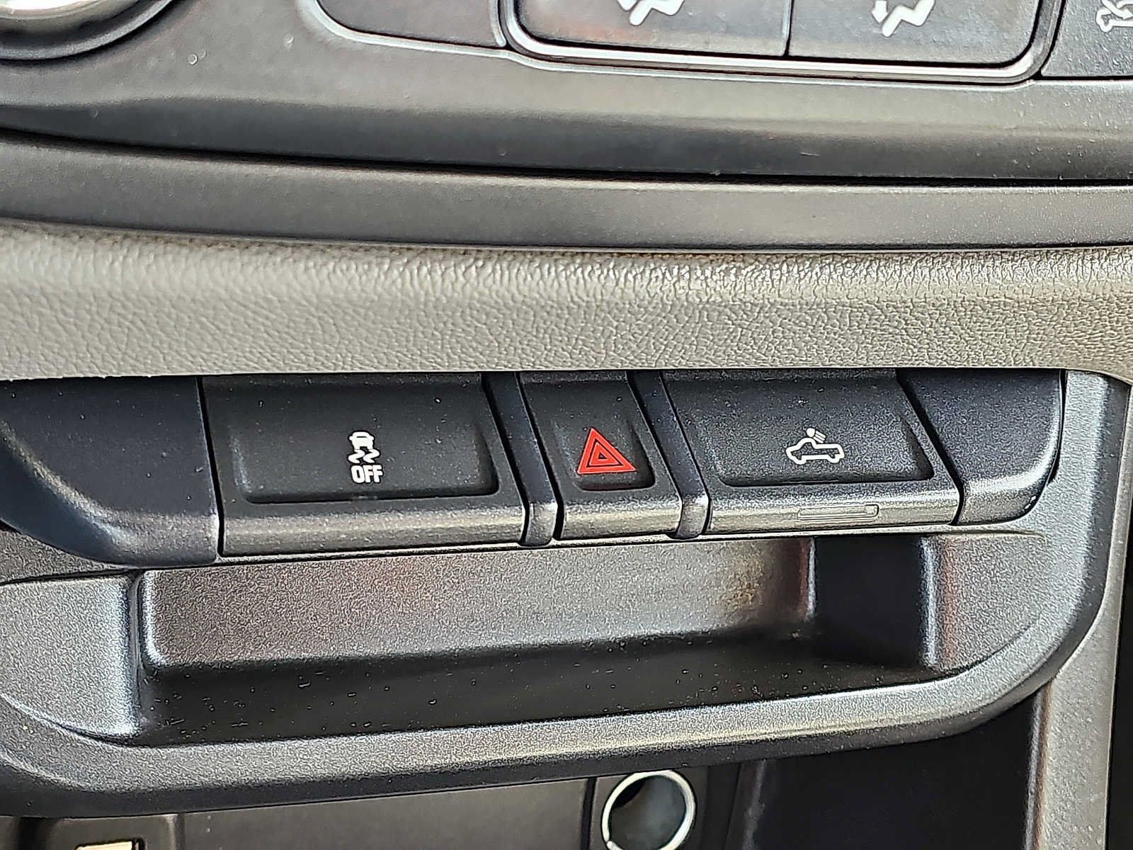 Used 2018 Chevrolet Colorado W/T AWD/4WD image 23