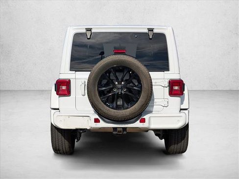 Used 2021 Jeep Wrangler Unlimited Sahara image 6