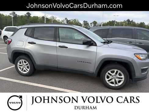 Used 2018 Jeep Compass Sport image 3