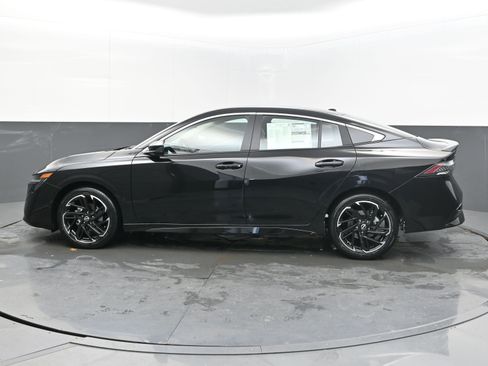 New 2026 Nissan Sentra SR image 5