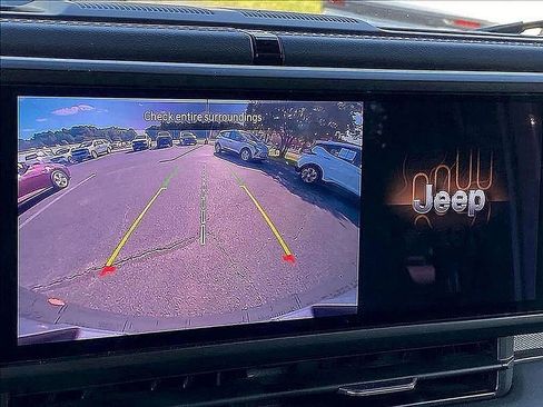 Used 2024 Jeep Wrangler Sahara image 19