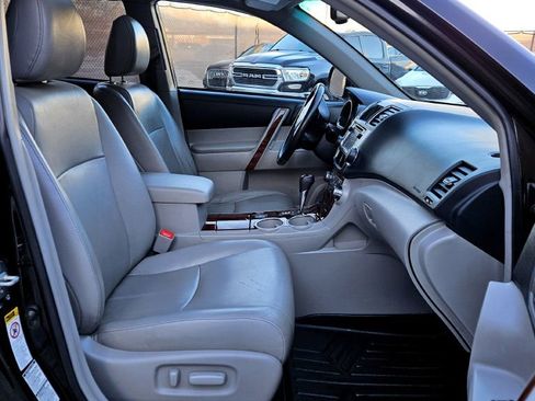 Used 2013 Toyota Highlander Limited image 11