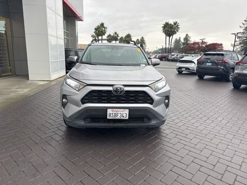 Used 2020 Toyota RAV4 XLE Premium image 2