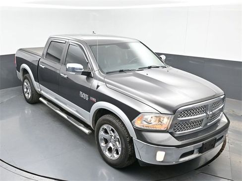 Used 2015 RAM 1500 Laramie image 13