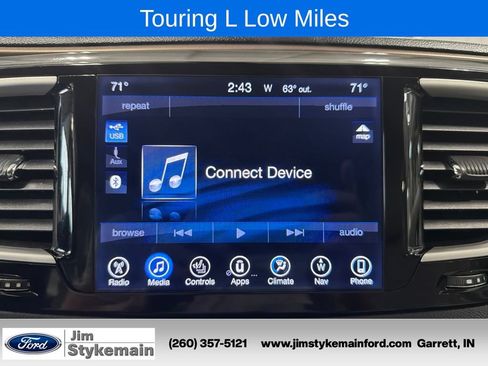 Used 2017 Chrysler Pacifica Touring-L w/ Tire & Wheel Group FWD image 27