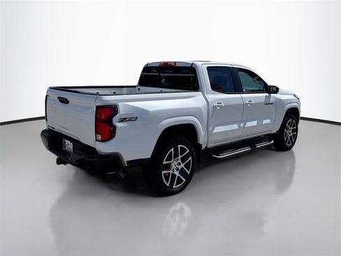 Used 2024 Chevrolet Colorado Z71 w/ Z71 Convenience Package 2 image 7