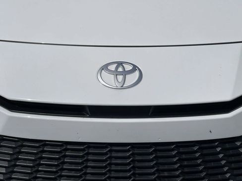 Used 2025 Toyota Camry SE w/ Multimedia Upgrade Package FWD image 5