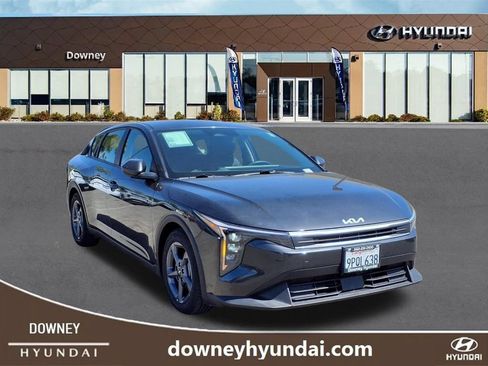Used 2025 Kia K4 FWD image 3