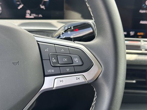 Used 2025 Volkswagen Tiguan S AWD/4WD image 17