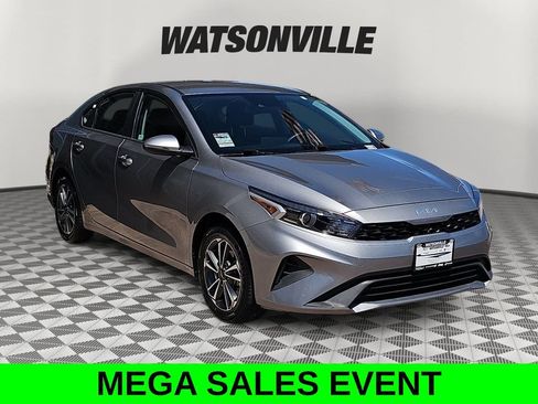 Used 2023 Kia Forte LXS w/ LXS Technology Package FWD image 1