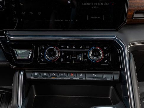 Used 2025 GMC Sierra 2500 Denali Ultimate image 24