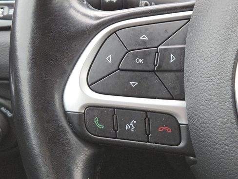 Used 2020 Jeep Compass Latitude image 28