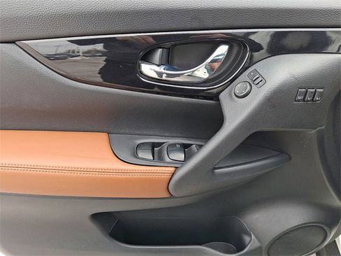 Used 2017 Nissan Rogue SL w/ SL Premium Package image 12