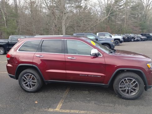 Used 2020 Jeep Grand Cherokee Limited w/ Luxury Group II image 2
