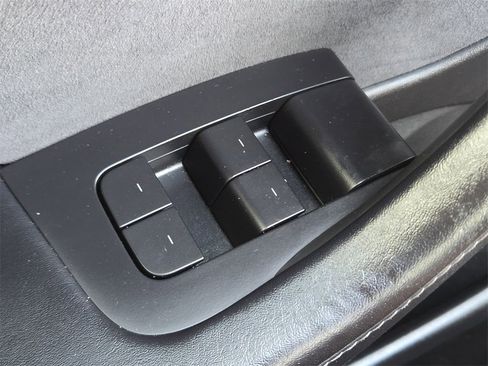 Used 2021 Tesla Model 3 Performance image 24