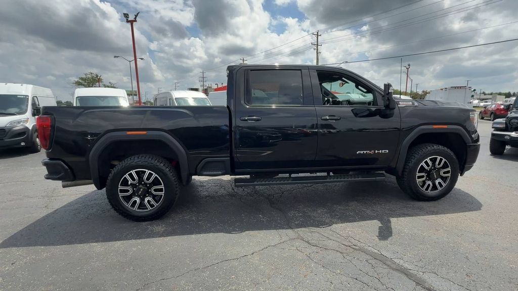 Used 2023 GMC Sierra 2500 AT4 w/ AT4 Preferred Package AWD/4WD image 9