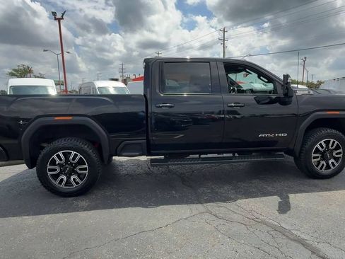 Used 2023 GMC Sierra 2500 AT4 w/ AT4 Preferred Package AWD/4WD image 9