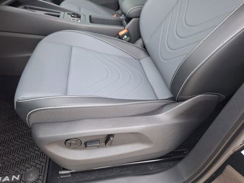 New 2026 Volkswagen Tiguan SE R-Line image 10