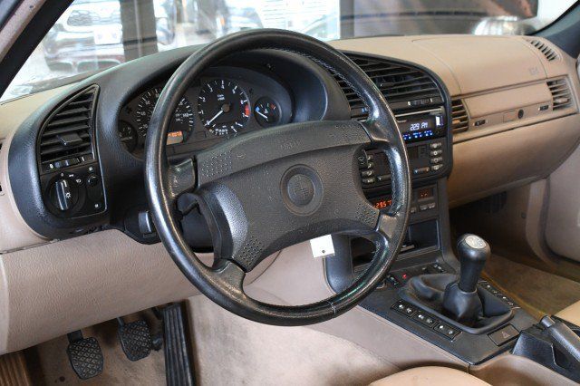Used 1996 BMW 318i Convertible RWD image 21