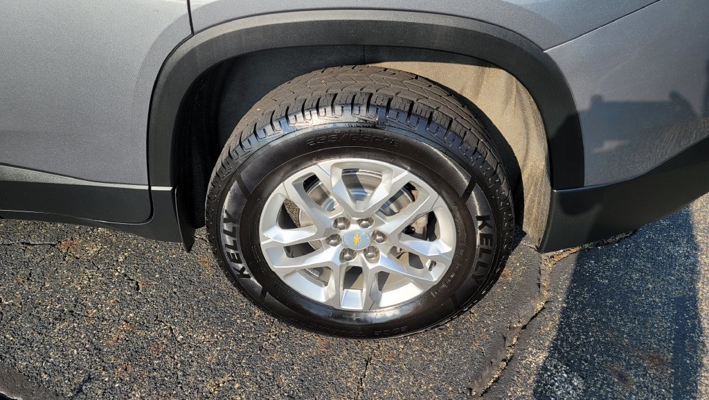 Used 2021 Chevrolet Traverse LT w/ LPO, Floor Liner Package AWD/4WD image 8