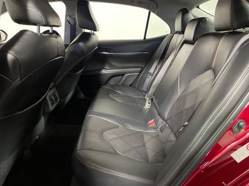 Certified 2018 Toyota Camry XLE FWD image 13