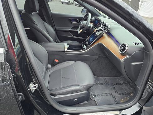 Used 2025 Mercedes-Benz C 300 4MATIC Sedan image 12