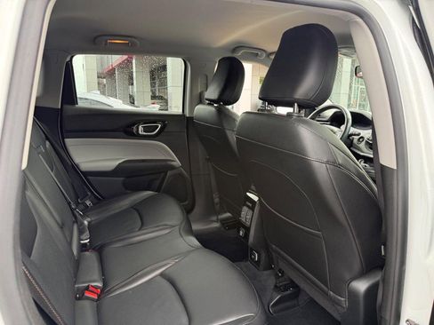 Used 2022 Jeep Compass Limited AWD/4WD image 11