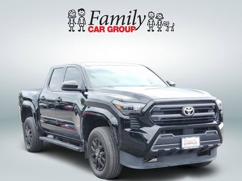 Certified 2024 Toyota Tacoma SR AWD/4WD image 2