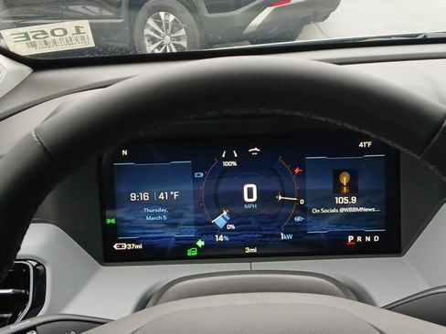 New 2027 Chevrolet Bolt LT w/ Comfort Package FWD image 8