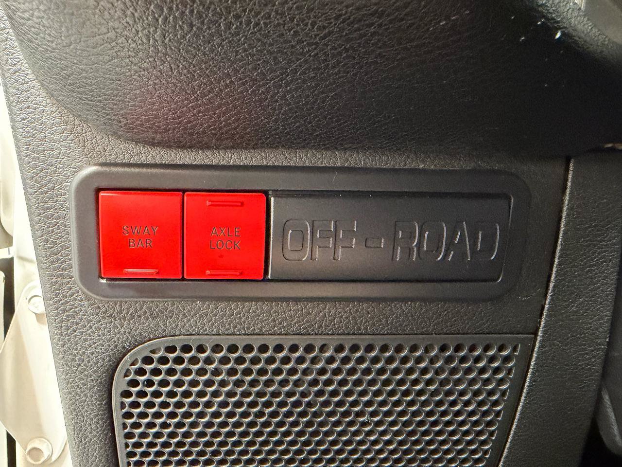 Used 2015 Jeep Wrangler Rubicon AWD/4WD image 13