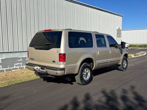 Used 2004 Ford Excursion Limited AWD/4WD image 4